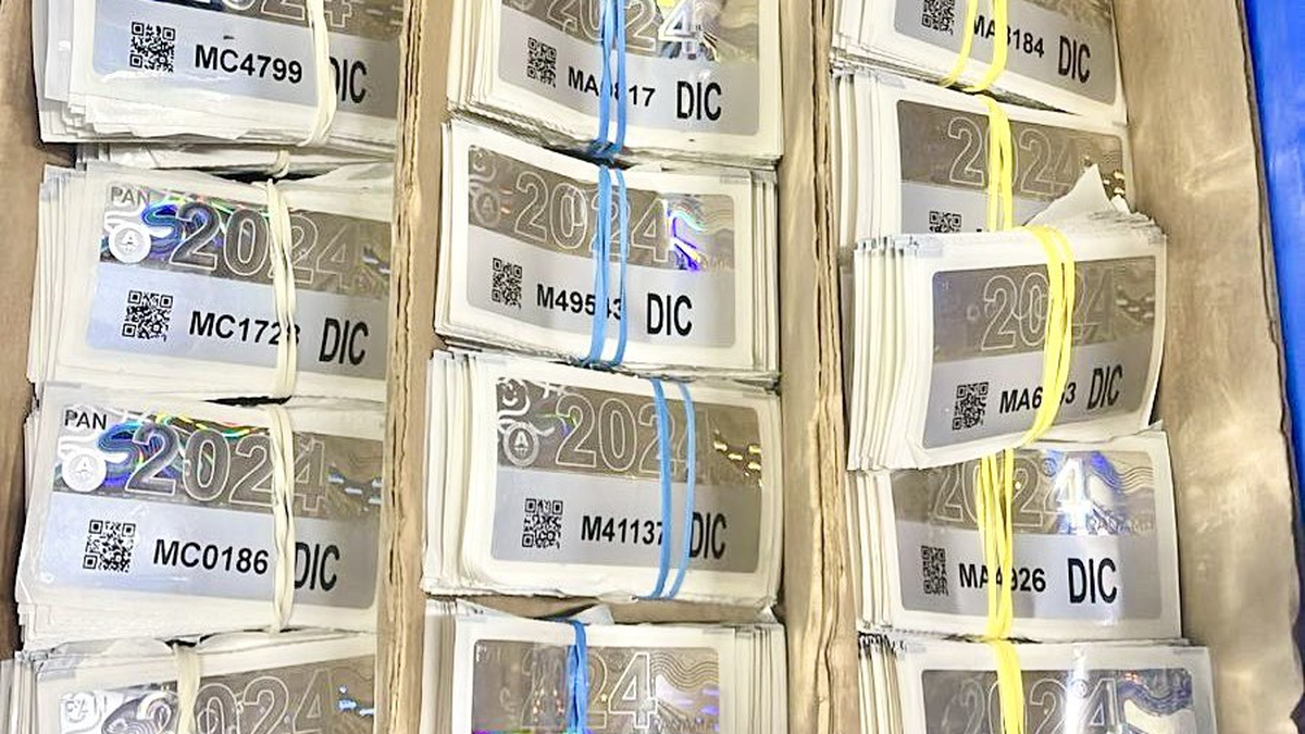 Alcaldía de Panamá insta a retirar calcomanías de septiembre 2025