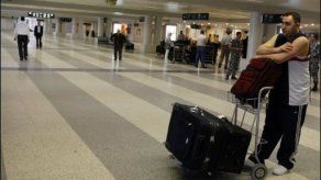 Guatemala decreta alerta en aeropuerto por riesgo de ébola