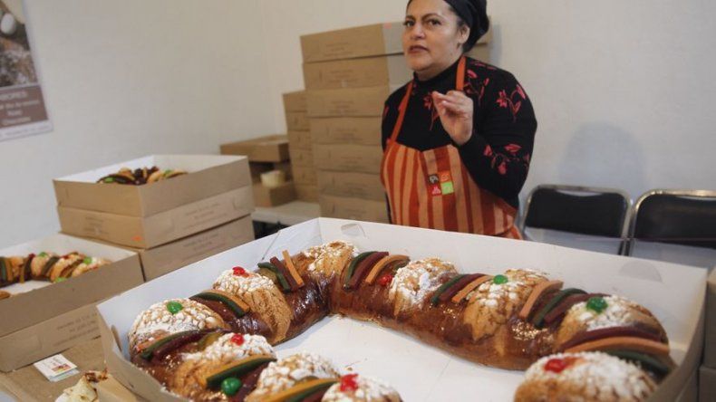 Panaderos latinos de EEUU continúan tradición de la rosca de reyes