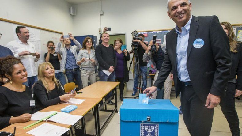 Kahlon, el gran vencedor de los comicios, no se compromete con Netanyahu