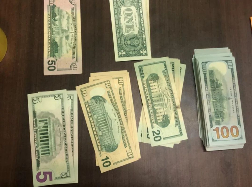 Aduanas retiene a un viajero sin declarar&nbsp;