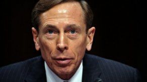 Director de la CIA renuncia tras reconocer una relación extramatrimonial