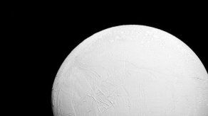 Sonda espacial explora una de las lunas de Saturno