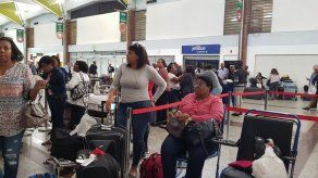 Buscan solución a pasajeros varados en R.Dominicana tras suspensión de PAWA