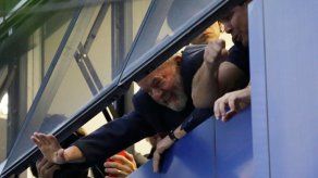 La negativa de Lula a entregarse crea tensión en Brasil