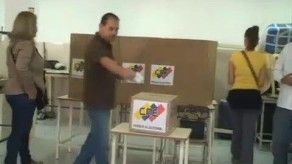Venezuela vota en comicios regionales a medio gas y con Chávez en mente