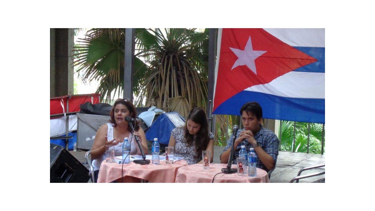 Cientos de organizaciones oficialistas cubanas en Cumbre de las Américas