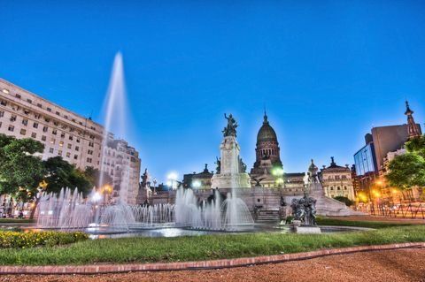 Buenos Aires celebra la cultura paraguaya con chipá, poesía y danzas típicas