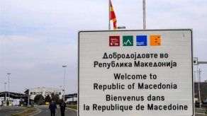 El Gobierno de la República de Macedonia retira el cartel con el viejo nombre