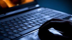 Detienen en Colombia a mujer por grabar pornografía con su hija de 10 años