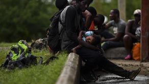 Entre 600 y 1,300 personas entran en Panamá cada día, y se enfrentan a grandes riesgos al cruzar la jungla, por lo que frecuentemente muestran signos de traumas físicos y mentales, señaló la directora de FICR para América, Martha Keays.