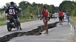 Filipinos narran el terror por terremoto de 7