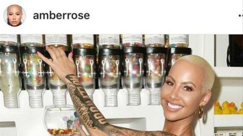 Amber Rose se tatúa al roquero Slash donde tenía la cara de su ex