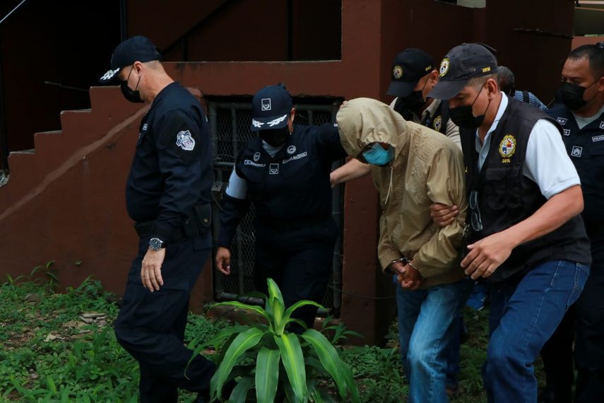 El hombre será llevado ante las autoridades competentes y enfrentará audiencias múltiples.&nbsp;