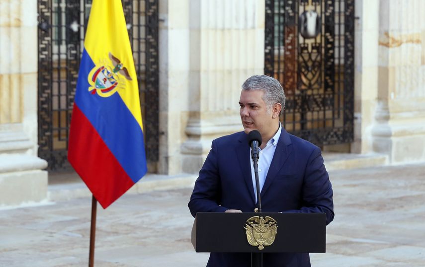 El presidente Iván Duque lamentó el ataque y acusó a una unión entre el ELN y los exmiembros de la otrora FARC que no dejaron las armas.