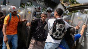 Partido de López critica represión a protestas por comida en Venezuela