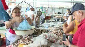 Quejas por bajas ventas de mariscos por traslado a Mercado San Felipe Neri