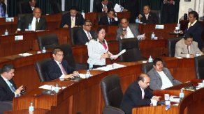 Martinelli recibió paquete de leyes para implementación del TLC