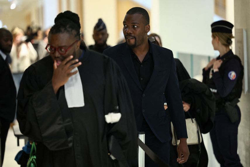 Seis allegados de Paul Pogba a juicio por extorsión millonaria en París