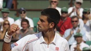 Djokovic y Federer ganan en el Abierto Francés