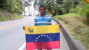 Los caminantes apuran su tormentoso paso para llegar a Venezuela en Navidad