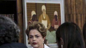 Nuevo Gobierno brasileño mantendrá retrato de Rousseff en oficinas públicas