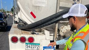 MiAmbiente realiza operativos en carros cisterna que participarán en el Carnaval de Coclé MiAmbiente realiza operativos en carros cisterna que participarán en el Carnaval de Coclé