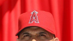 Albert Pujols llega al campo de los Angelinos