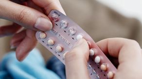 Anticonceptivos hormonales producen un ligero riesgo de cáncer de mama
