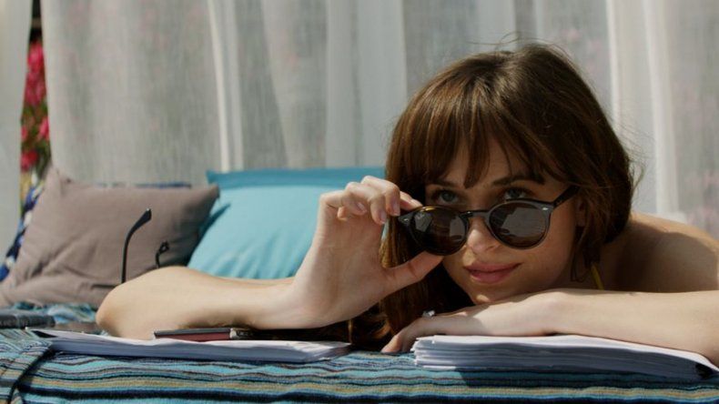Dakota Johnson de Fifty Shades: Anastasia es un modelo para las jóvenes