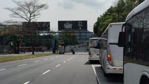 Se registra cierre de la vía Transístmica a la altura de la Universidad de Panamá.