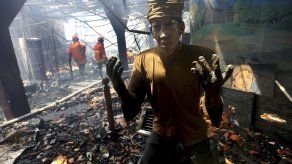 Un incendio arrasa el museo marítimo en capital de Indonesia