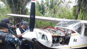 Localizan en Guatemala una avioneta mexicana abandonada