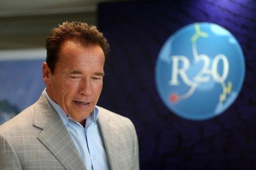 Schwarzenegger firma acuerdos para impulsar proyectos sostenibles