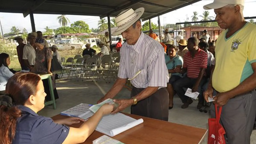 Pago a jubilados y pensionados agosto 2023: ¿Puede otra persona retirar el cheque?