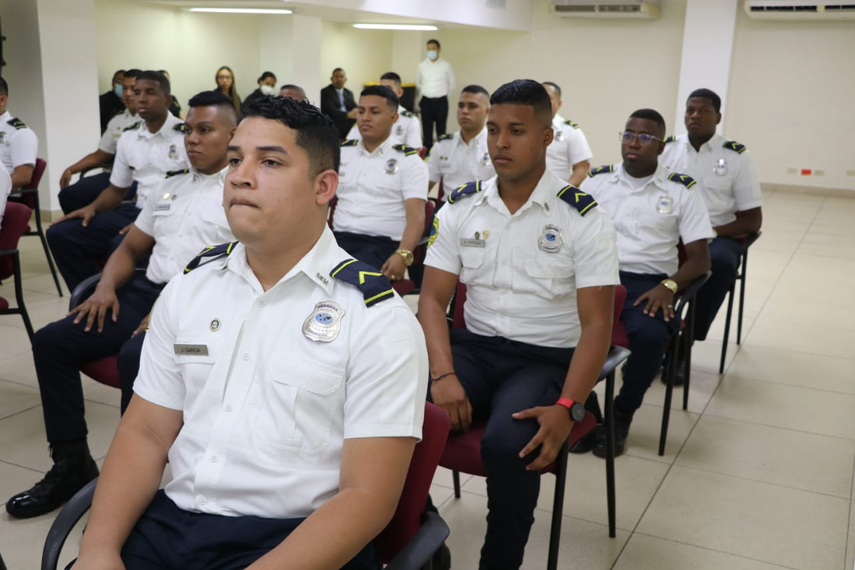 Requisitos para convertirse en inspector migratorio Requisitos para convertirse en inspector migratorio