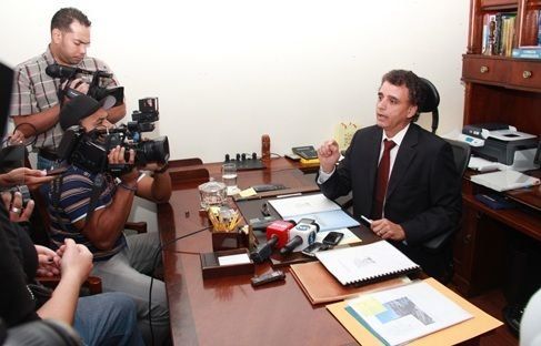 Solís estaría dispuesto a mantenerse en el TE de ser reelegido