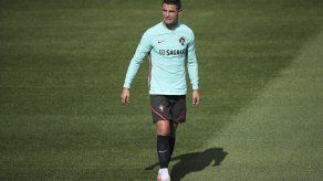 Cristiano Ronaldo se pasea en bólido por las calles de Lisboa