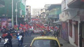 Suntracs marcha “contra el desempleo