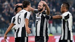 Juventus golea 3-0 a Pescara y se aleja en Serie A