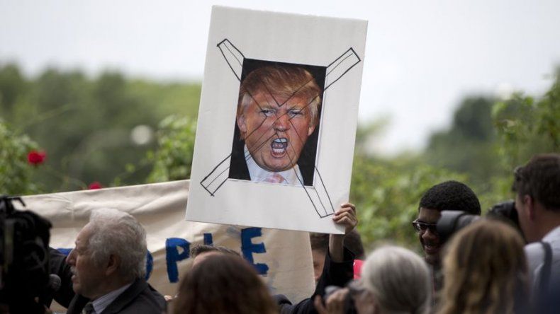 Defensores de migrantes protestarán por visita de Trump a Los Ángeles