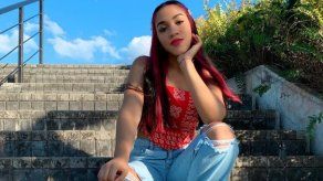 {alttext(,Claire Marie invita a sus seguidores a unirse al #papiazúcarchallenge)}