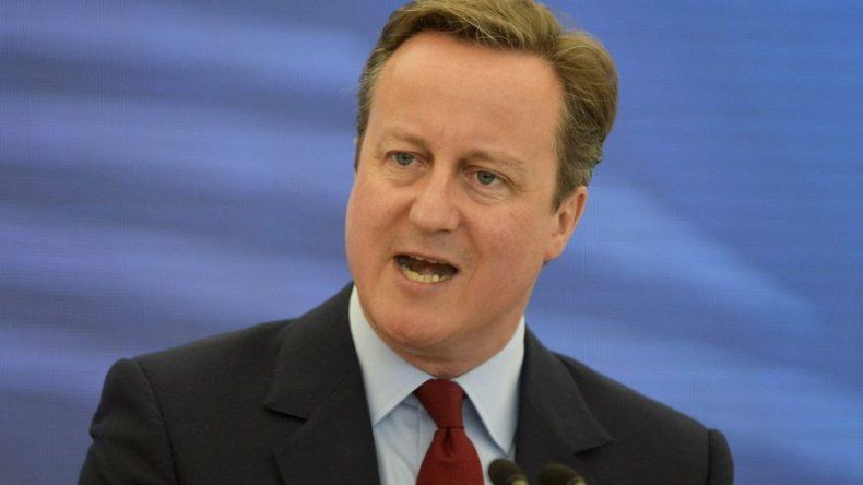 Cameron se marcha tarareando una canción tras anunciar el traspaso de poder