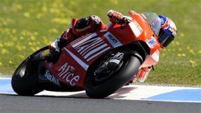 Stoner gana la pole del GP de Valencia