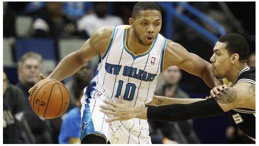 Gordon luce en triunfo de Hornets sobre Spurs