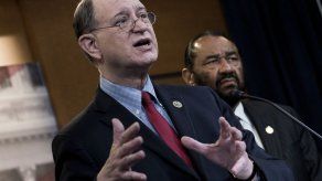 Legislador demócrata presenta una moción de impeachment contra Trump