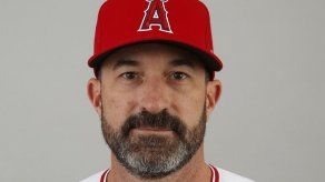 Reporte: Coach de pitcheo de Angelinos acosaba a reporteras