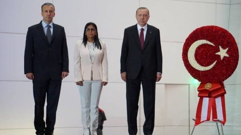Presidente turco ofrece cubrir necesidades de Venezuela