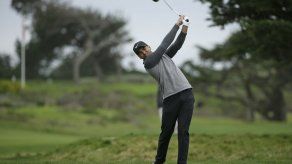 Jason Day alcanza a los líderes en Pebble Beach