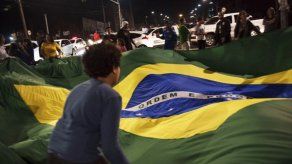 Partidarios de Lula inician vigilia permanente en Curitiba